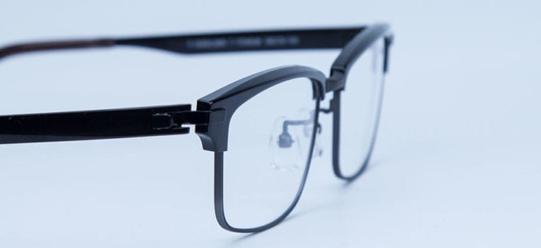 astigmatismo influencia na espessura do óculos