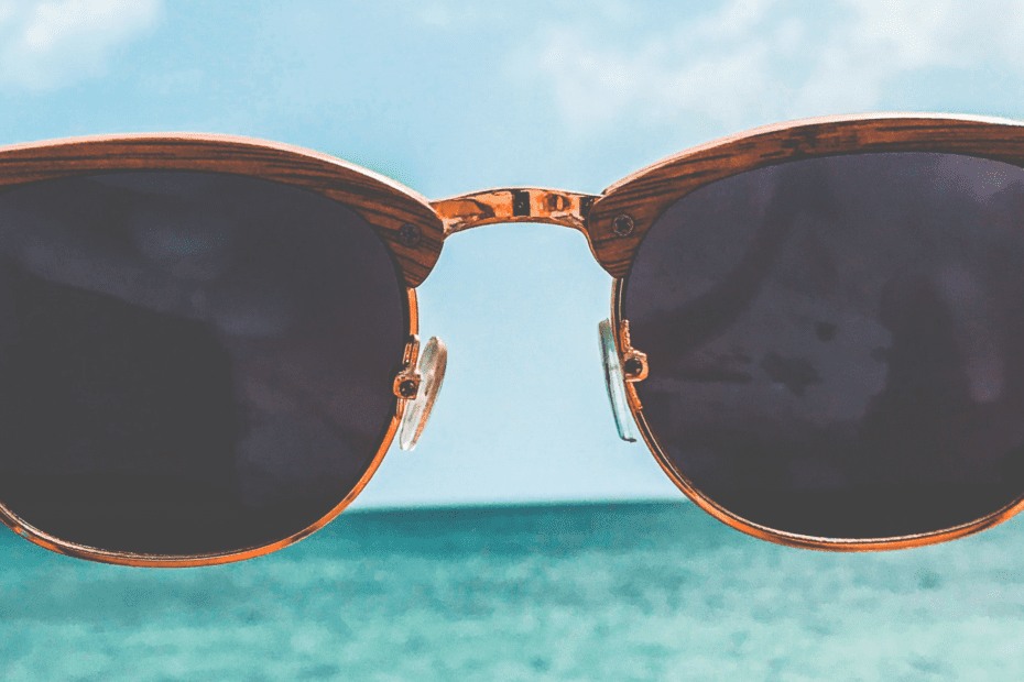 Marcas de óculos: conheça 12 marcas de óculos de sol mais famosas