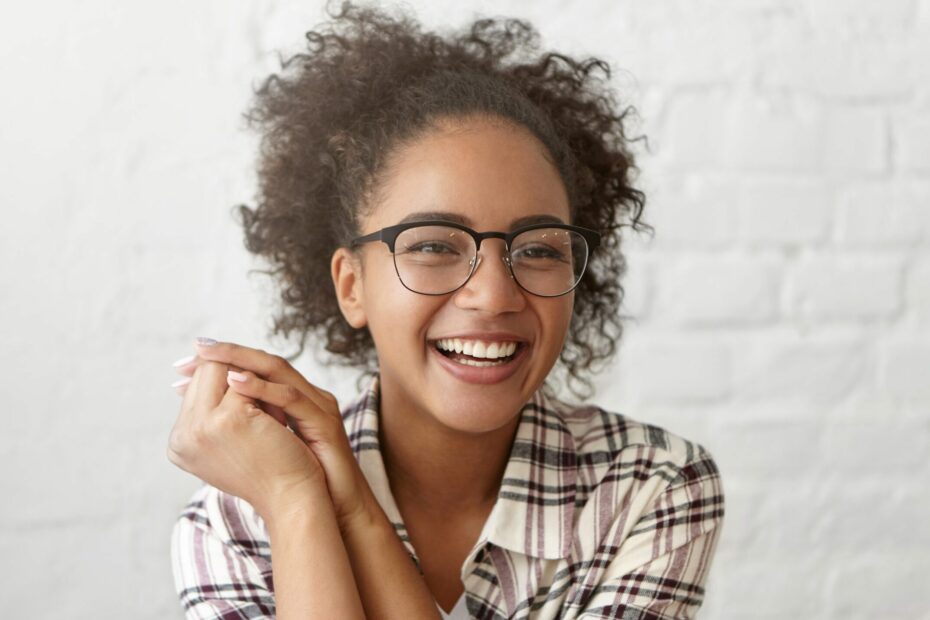 Armação de óculos feminino ideal: saiba como escolher