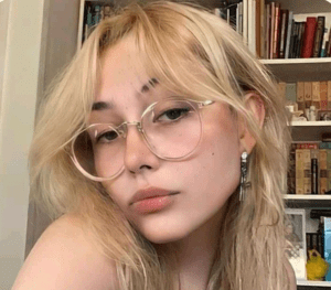 armação de óculos para loiras