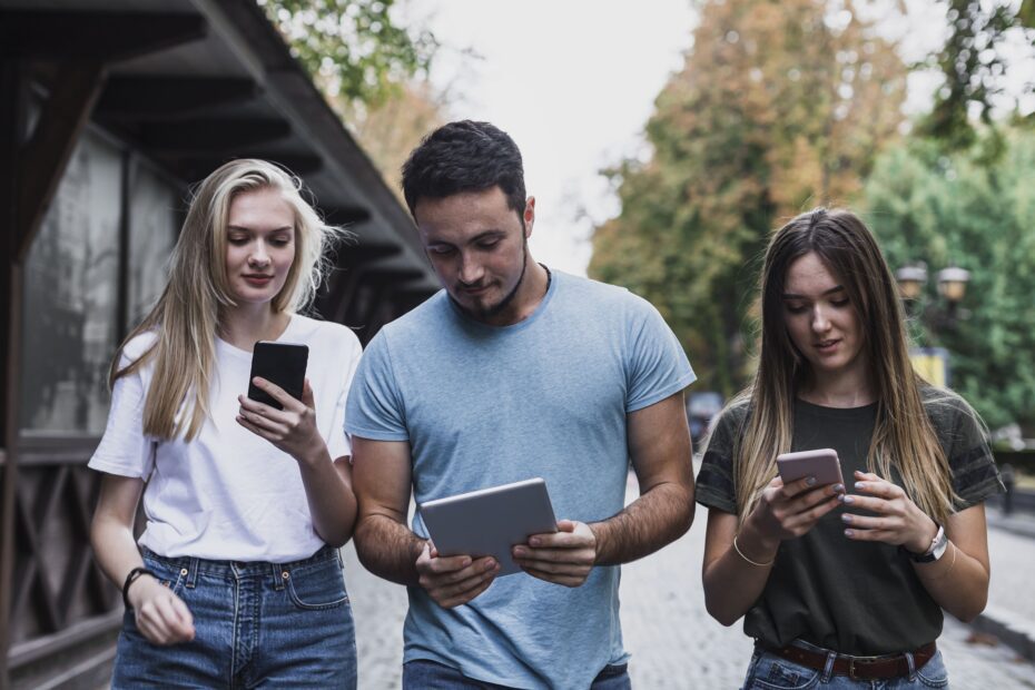 Celular prejudica a visão? Tudo sobre